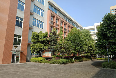 重庆卫校招生网校区环境